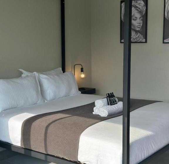 스탠다드 룸 풀장 전망, Suumthing Private Guesthouse