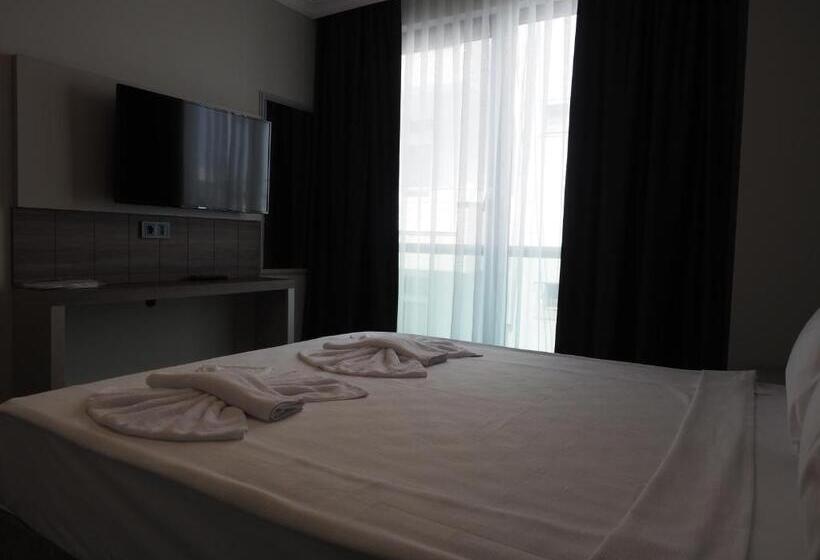 Номер Стандарт с Балконом, Zeni̇a Otel