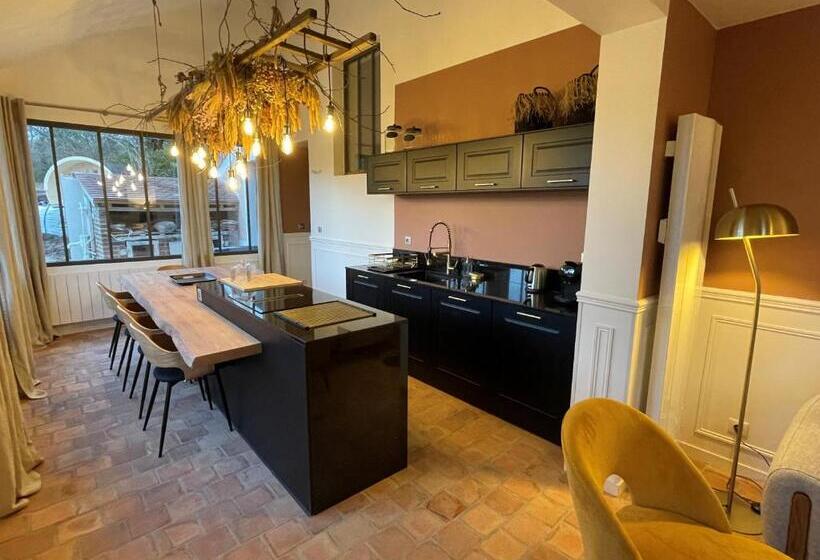 Дом 3 Спальни, La Petite Maison De Giverny   Gîte De Charme 5 étoiles Au Cœur Du Village   3 Chambres