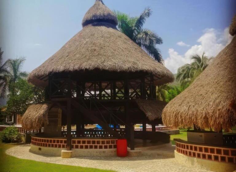 Семейный Номер, Hacienda Con Piscina Privada/aire Acondicionado/jacuzzi