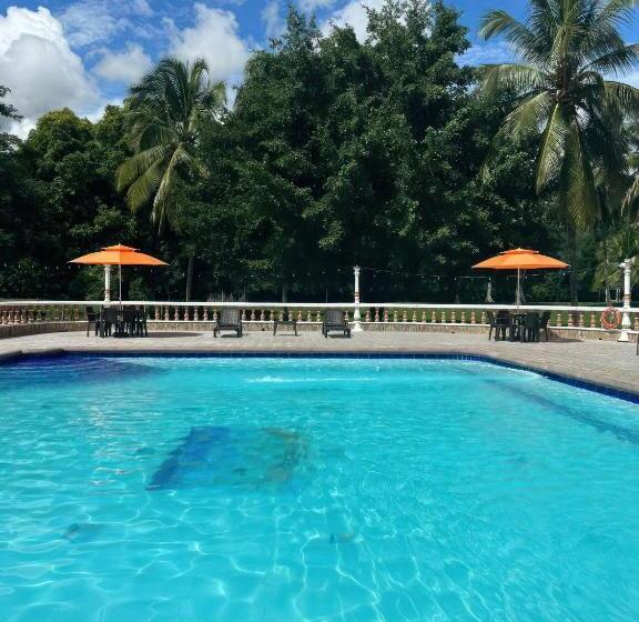 Семейный Номер, Hacienda Con Piscina Privada/aire Acondicionado/jacuzzi