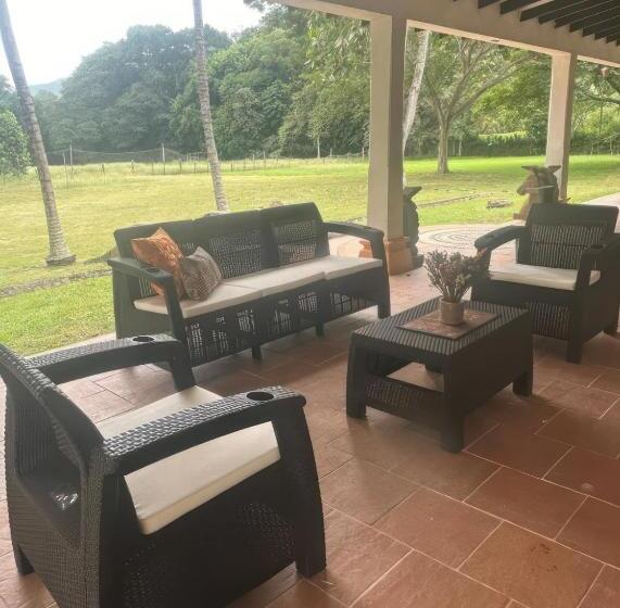 Семейный Номер, Hacienda Con Piscina Privada/aire Acondicionado/jacuzzi