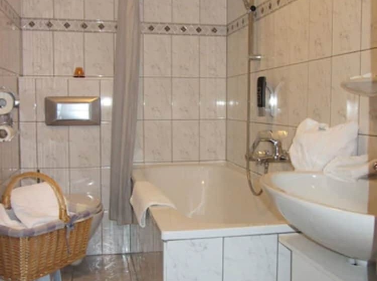 Номер Стандарт, Ferienhotel Schwarzwälder Hof