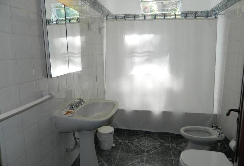 Номер Стандарт Трехместный, Hostal El Cerrito San Lorenzo