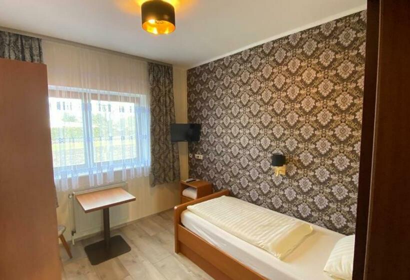Индивидуальный Номер Классика, Schröder S Motel