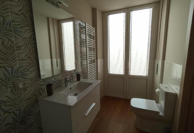 اتاق استاندارد سه نفره, Verga 29 House