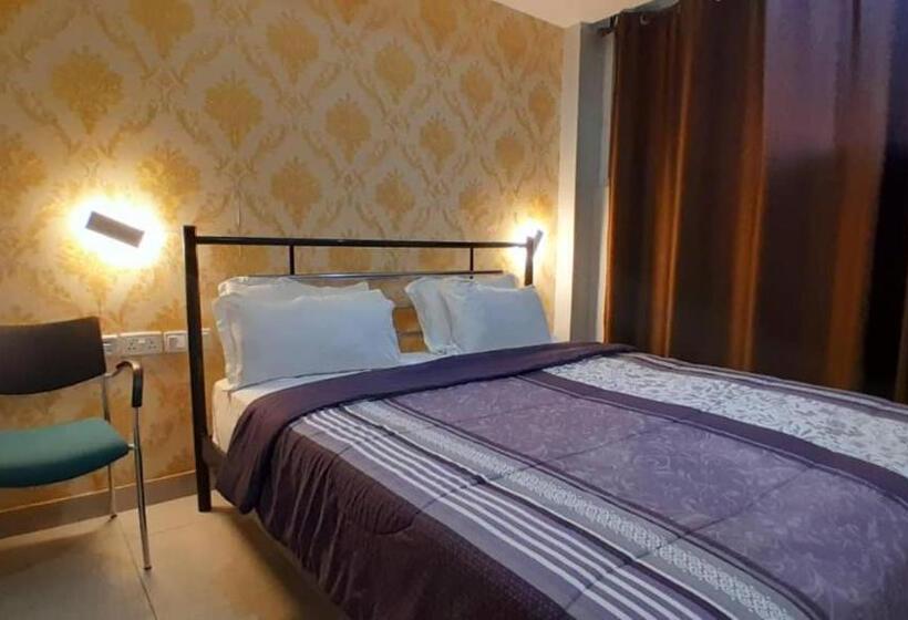 Апартаменты 1 Спальня Вид на Город, Ark Hotel Apartments