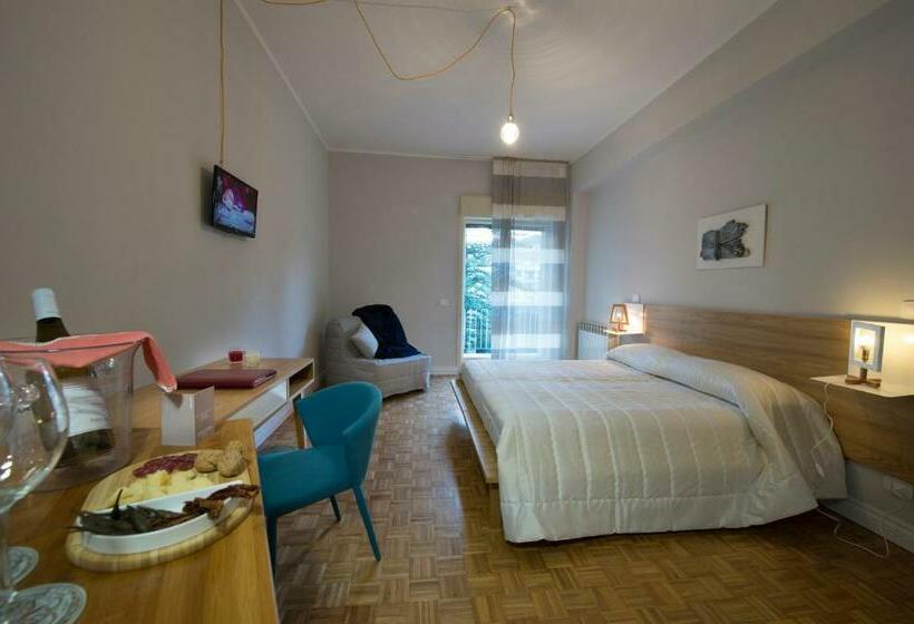سوییت جونیور با بالکن, Ciauru Design B&b