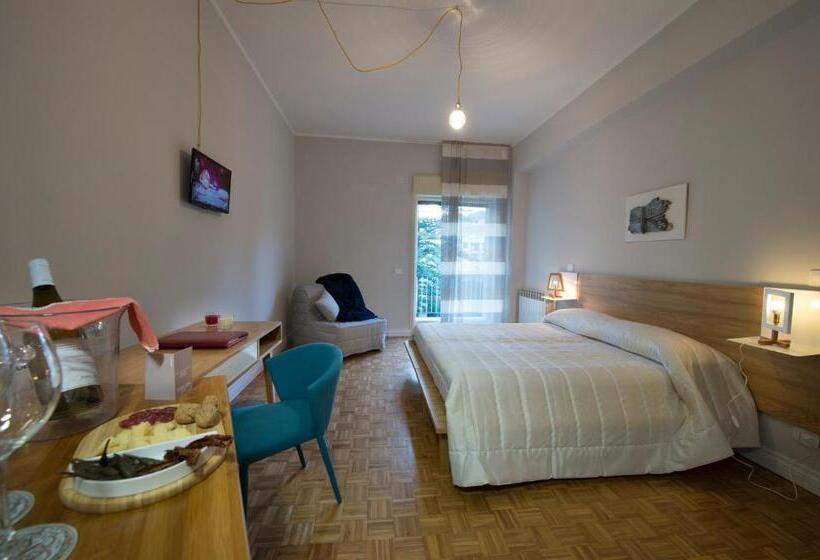 سوییت جونیور با بالکن, Ciauru Design B&b
