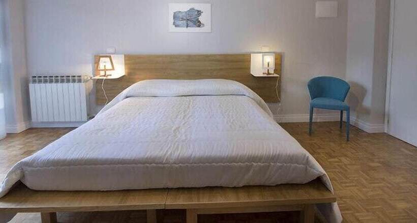 سوییت جونیور با بالکن, Ciauru Design B&b
