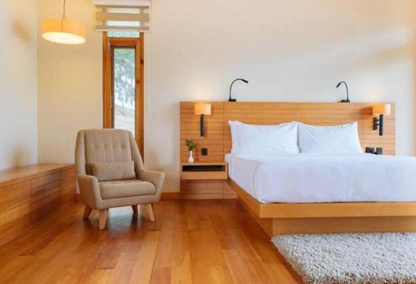 سوییت لوکس, Dhensa Resort