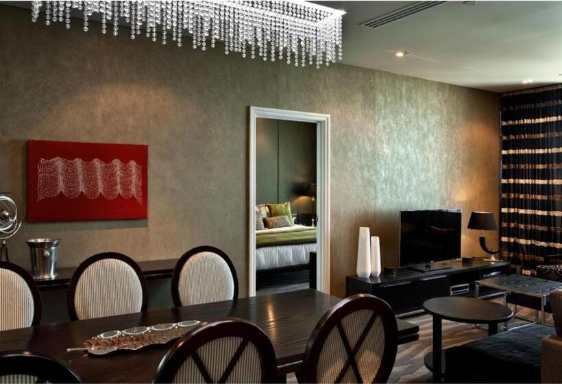 스위트, Grand Papua Hotel, A Member Of Radisson Individuals