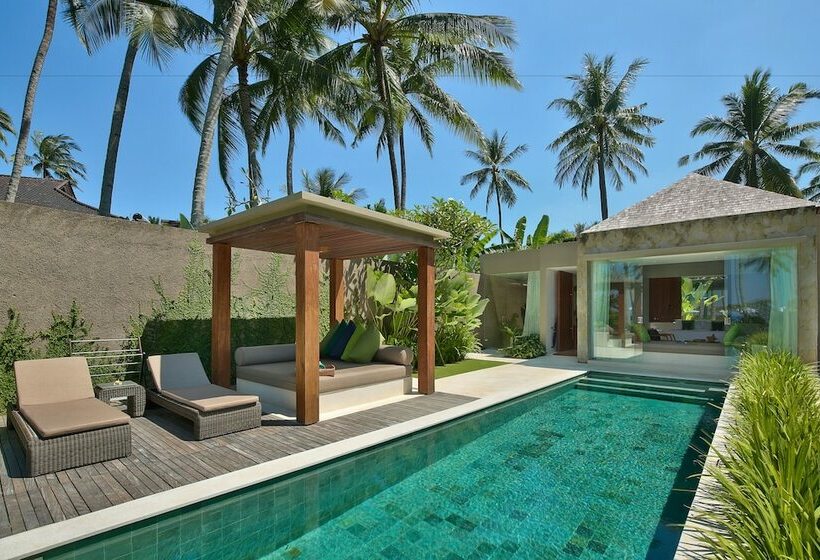 ویلای لوکس 1 خوابه, Candi Beach Villas