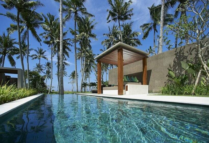 ویلای لوکس 1 خوابه, Candi Beach Villas