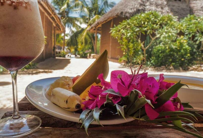 스탠다드 방갈로 정원 전망, Mwezi Boutique Resort