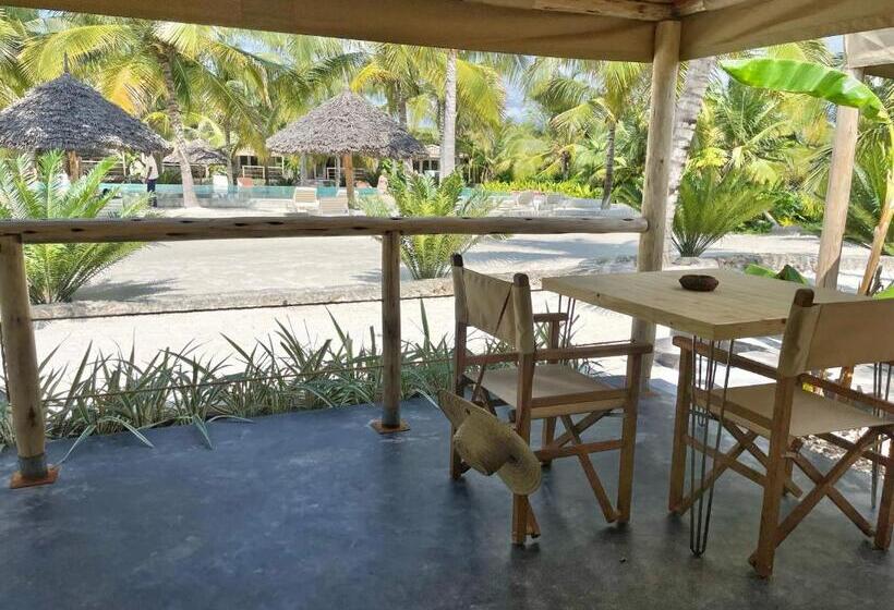 스탠다드 룸 풀장 전망, Mwezi Boutique Resort
