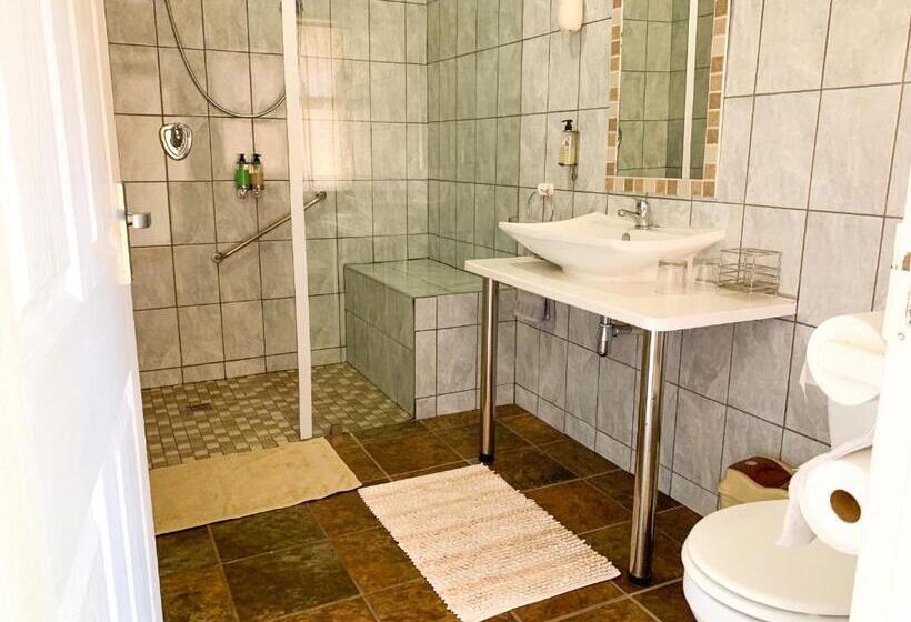 Номер Стандарт с Балконом, Marina Martinique B&b