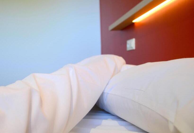 Quarto standard, Eklo Hotels Le Mans