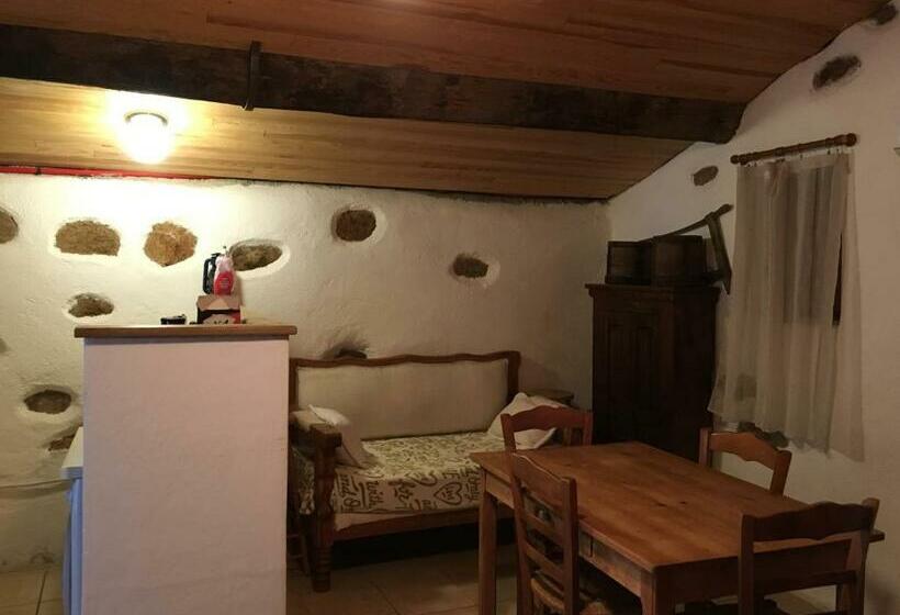 Номер Стандарт, Caseddu Di Chjarastella