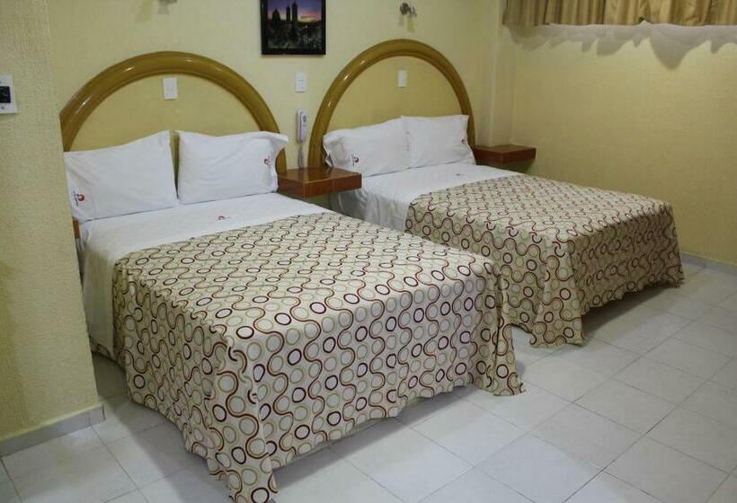 غرفه قياسيه سريرين مزدوجين, Central