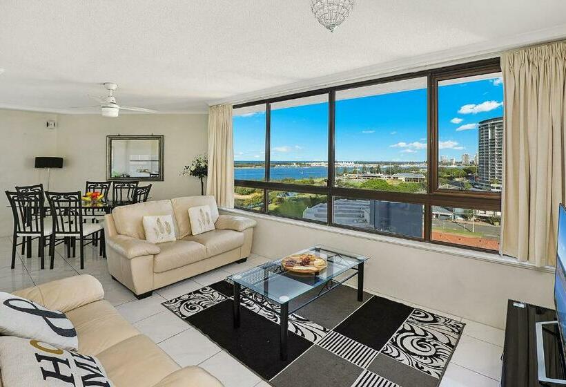Апартаменты 2 Спальни, Palmerston Tower On Southport Broadwater