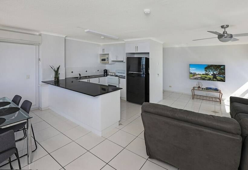 Апартаменты 2 Спальни, Palmerston Tower On Southport Broadwater
