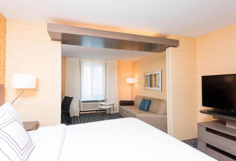 Люкс Кровать Кинг, Fairfield Inn & Suites By Marriott Medina