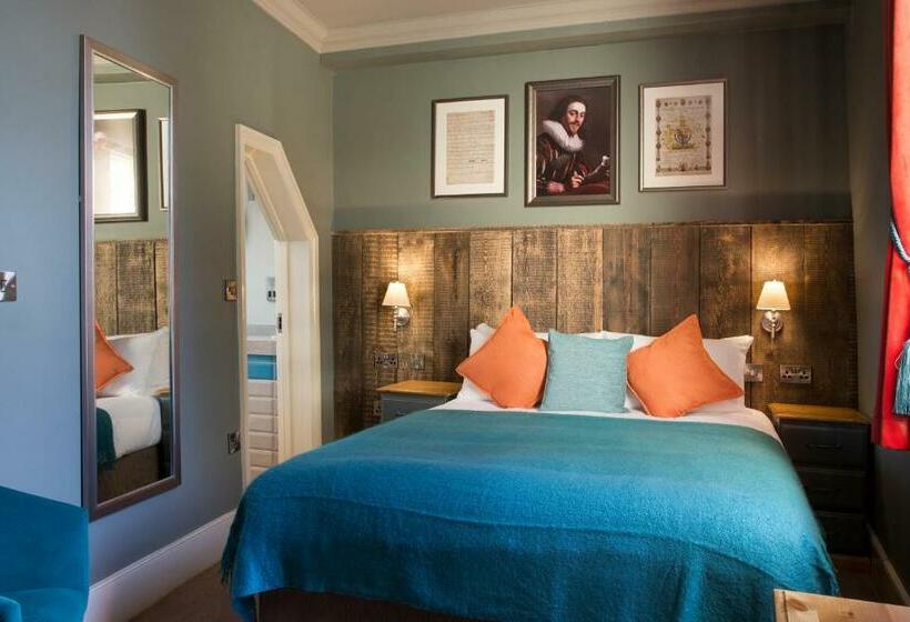 اتاق سوپریور, The Ostrich Inn Colnbrook London Heathrow