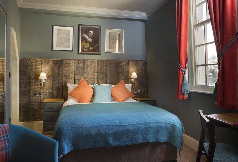 اتاق سوپریور, The Ostrich Inn Colnbrook London Heathrow