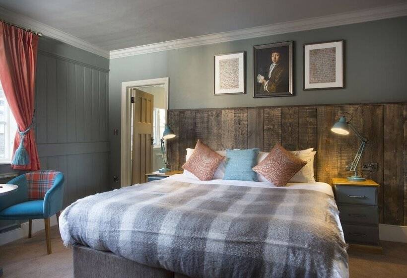 اتاق سوپریور, The Ostrich Inn Colnbrook London Heathrow