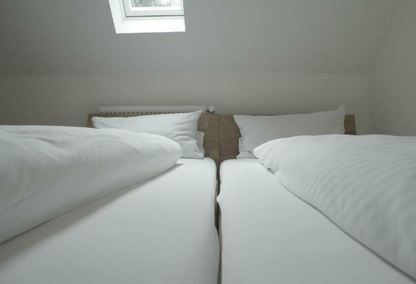 バス共有のスタンダードルーム, Fährhaus