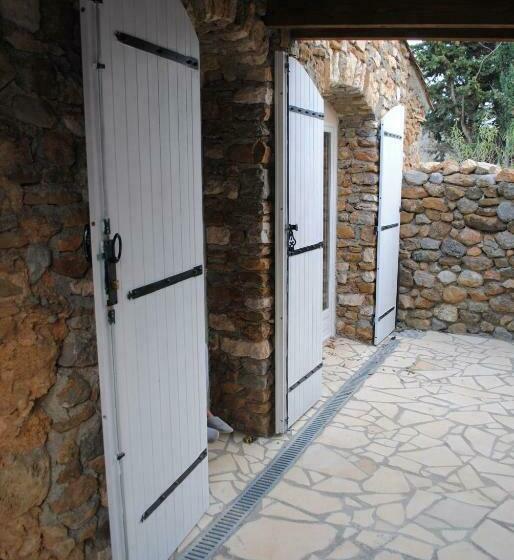 Дом 2 Спальни, Le Fenouillet Cottage Proche Des Grands Buffets