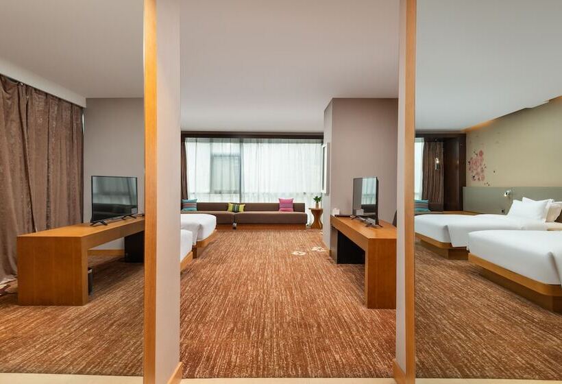 Номер Deluxe, Hilton Garden Inn Guiyang Yunyan