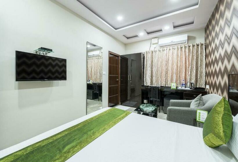 Номер Стандарт, Treebo Greenwood Premier Suites, Old Airport Road