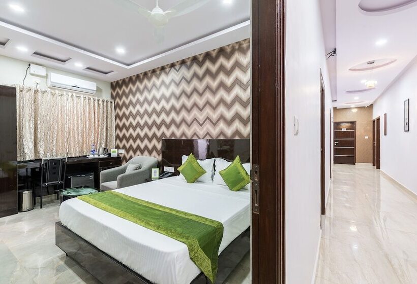 Номер Стандарт, Treebo Greenwood Premier Suites, Old Airport Road