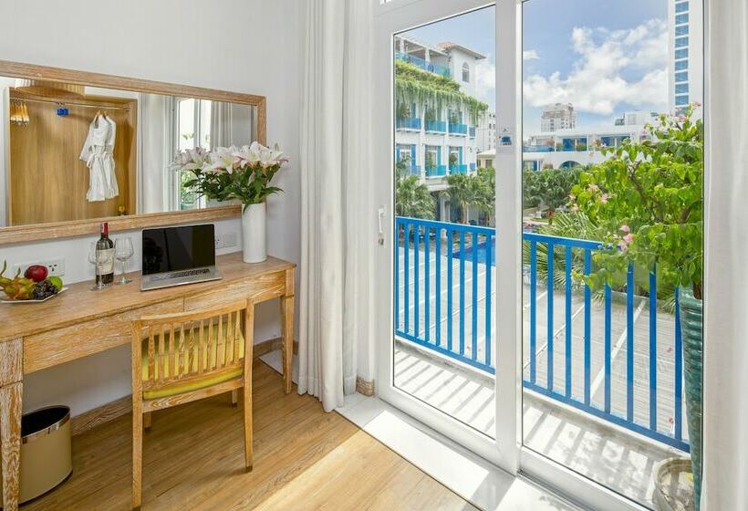 اتاق دلوکس با تخت کینگ و چشم‌انداز شهر, Risemount Premier Resort Danang