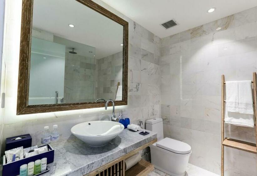 اتاق لوکس با چشم‌انداز شهر, Risemount Premier Resort Danang