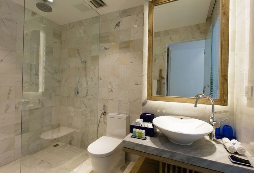 سوییت با چشم‌انداز استخر, Risemount Premier Resort Danang