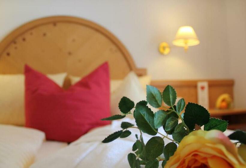 Номер Стандарт с Балконом, Landhotel Berghof