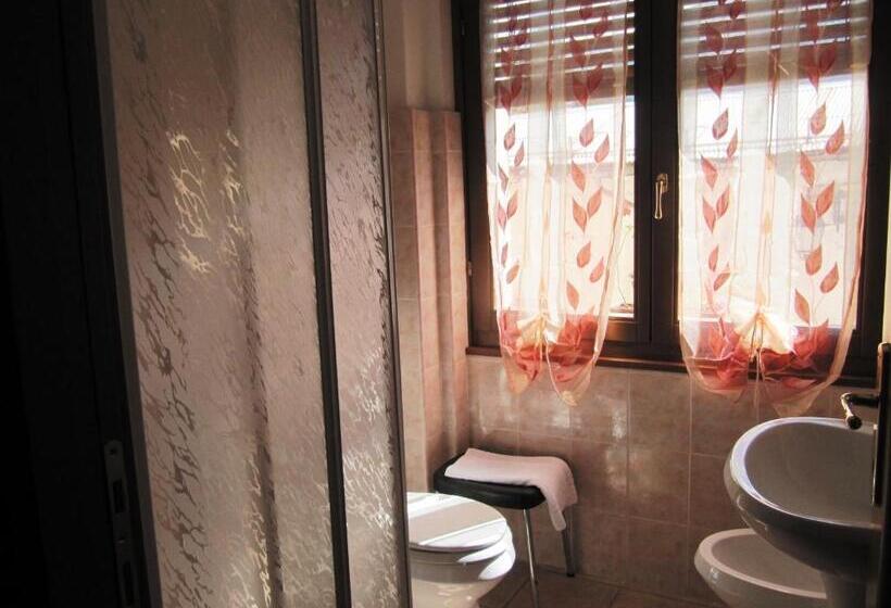 连接 1 卧室公寓, Albergo Eden