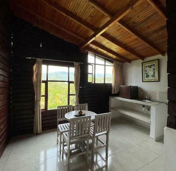 بنجلو قياسى غرفتين نوم, Villeta Resort