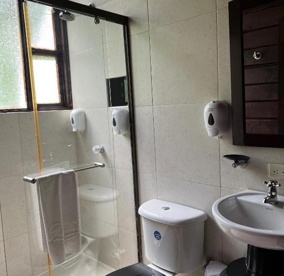 بنجلو عائلى, Villeta Resort