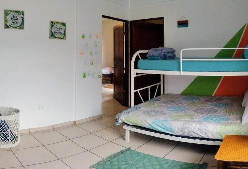 Апартаменты 2 Спальни, Cool Vibes Beach Hostel