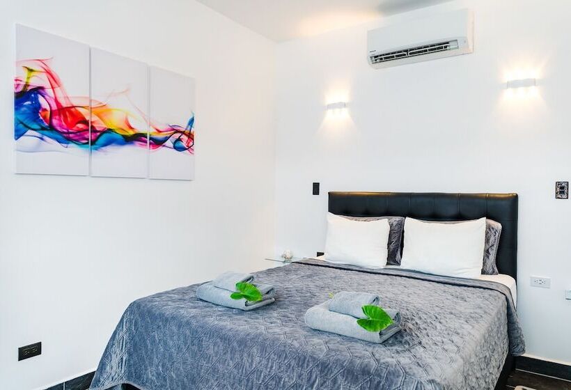 プールビューのプレミアムルーム, In The Shade Hotel   Coworking   300mbit   Adults Only