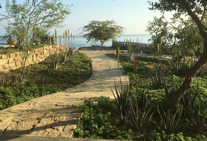 بانگلوی استاندارد, La Playa