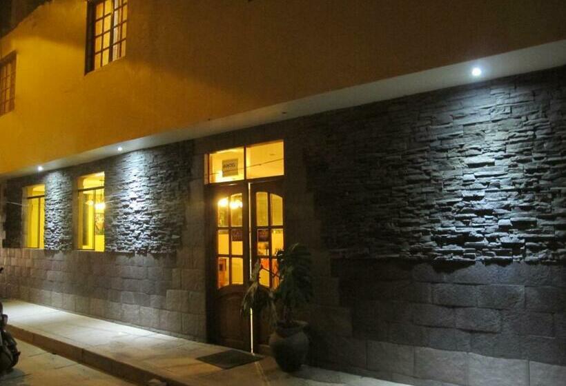 اتاق استاندارد سه نفره, Tumy House B&b