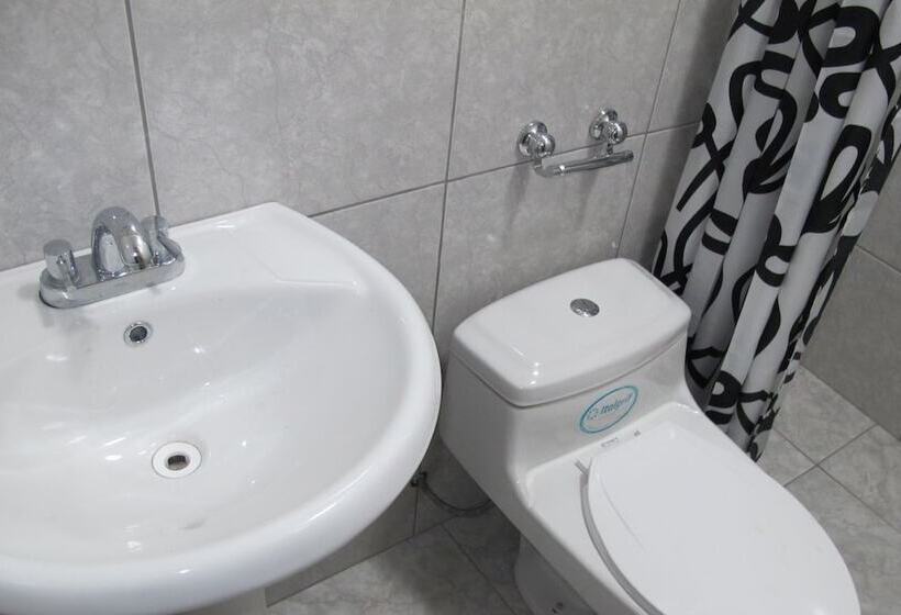 اتاق استاندارد سه نفره, Tumy House B&b