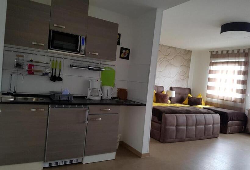 Семейный Номер, Aparthotel Magnolia