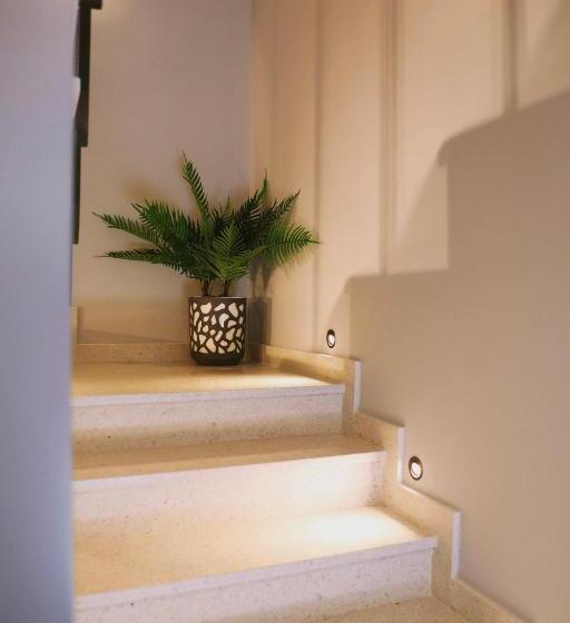 1 Bedroom Penthouse Apartment, Plaza