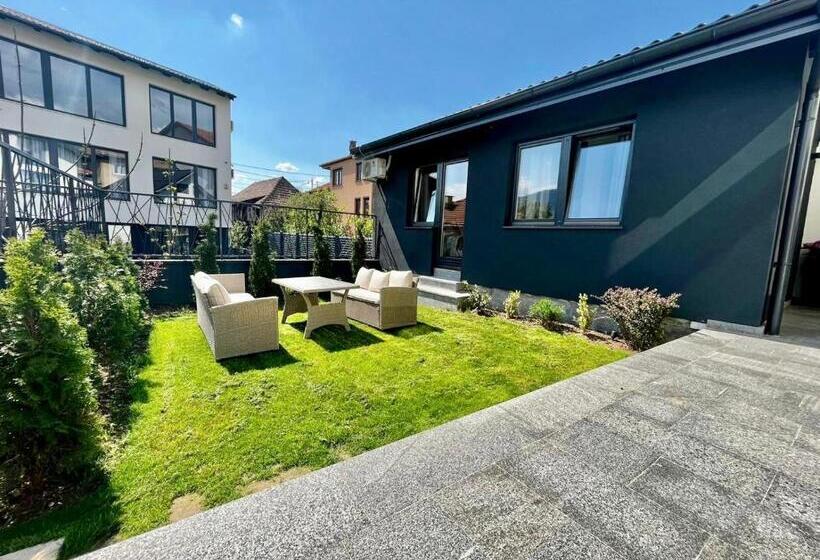 1 Bedroom Penthouse Apartment, Plaza